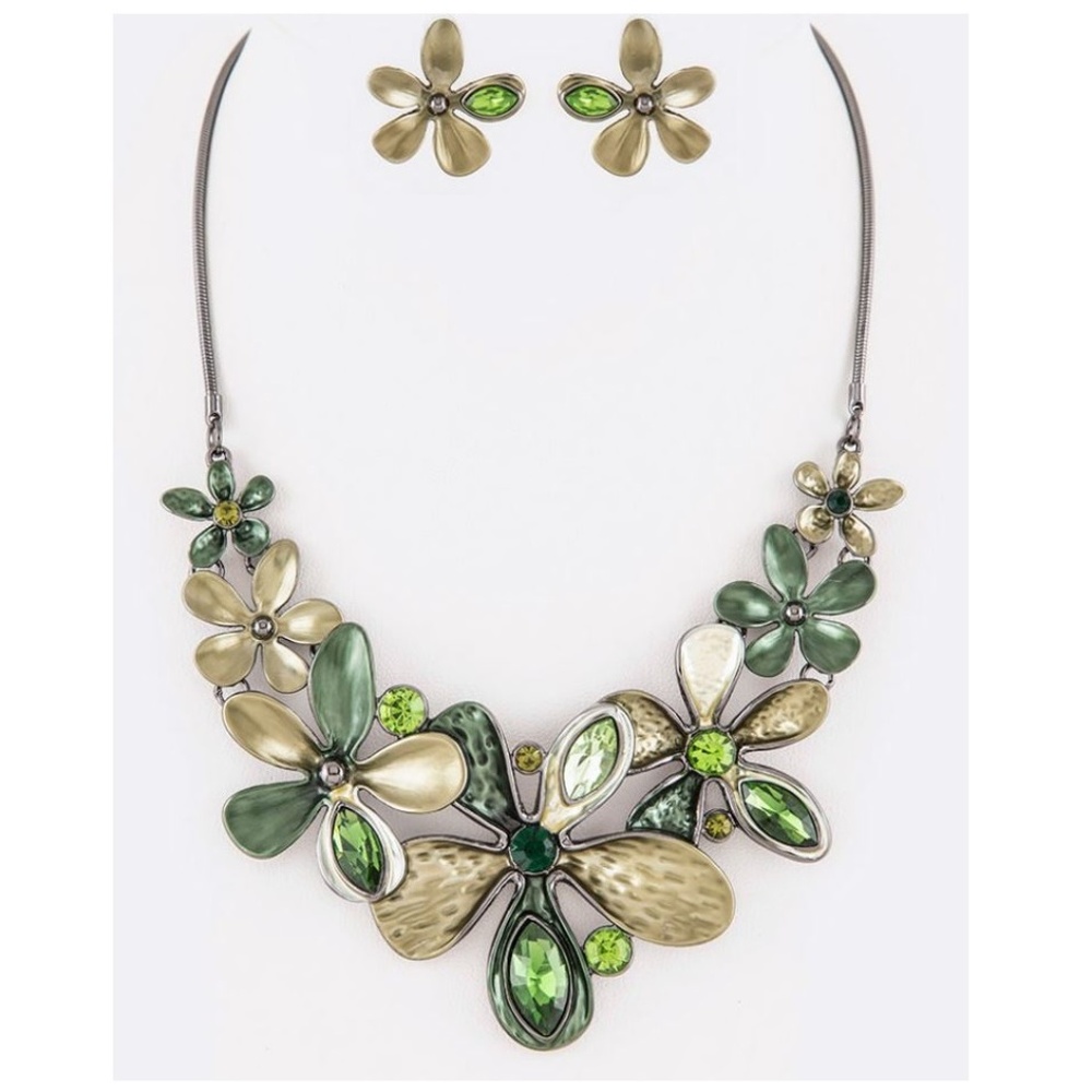 Glam Girl Fashion Green and Gold Floral Statement Necklace with Earrings